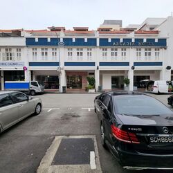 Hamilton Road (D8), Retail #572598931